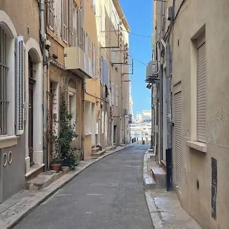 Du Vieux Port De *